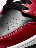 Air Jordan 1 Mid Chicago Black Toe