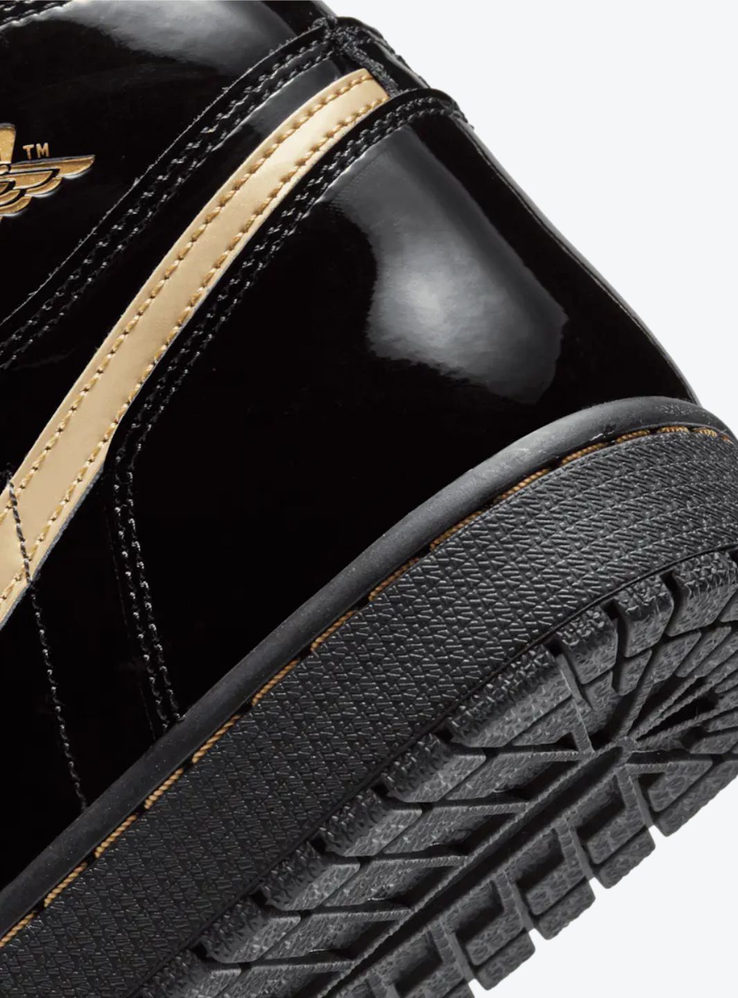 Air Jordan 1 Retro High Black Metallic Gold (2020)