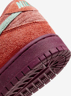 Nike SB Dunk Low Mystic Red Rosewood