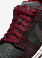 Nike SB Dunk Low Riot Skateshop